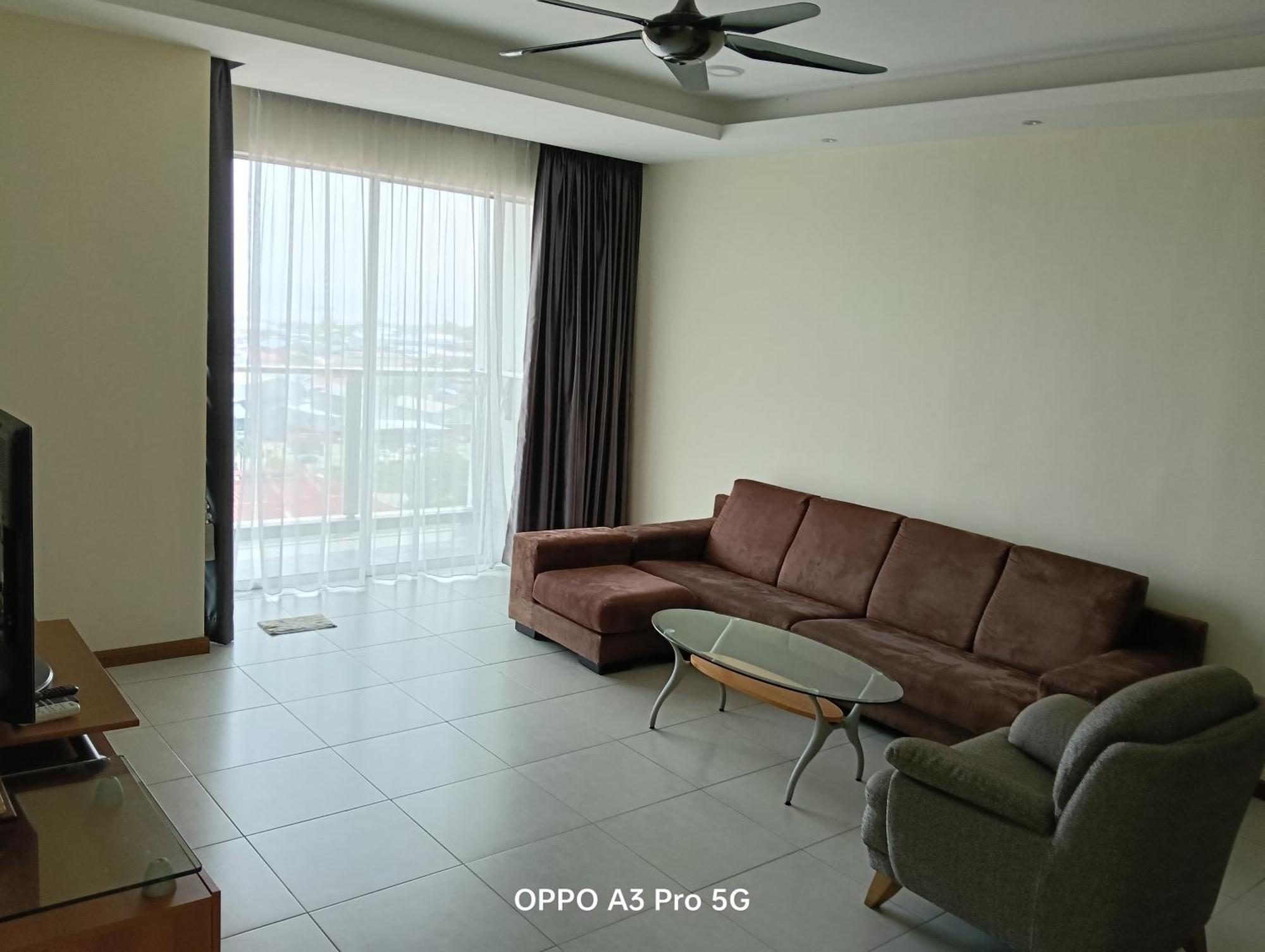 Apartment High Level Seaview *