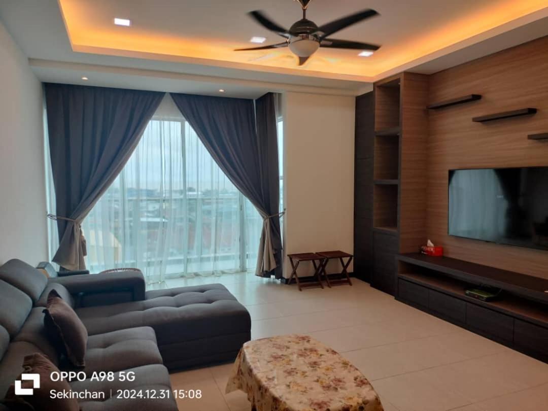 Apartment High Level Seaview *
