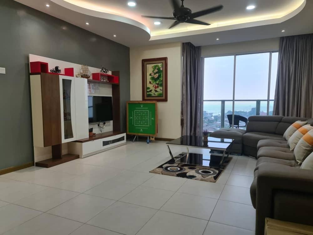 High Level Seaview Apartment *